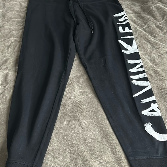 Calvin Klein - Picture 1 of 7